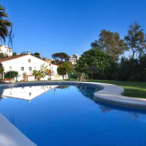Agradable Adosado Con Piscina La Hidalga Vakantiehuis